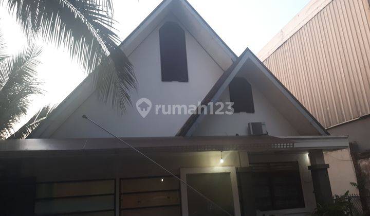 Rumah Luas dengan harga murah di lokasi sangat strategis Fatmawati 1