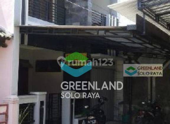 Rumah nyaman 2 Lantai dekat Kampus UNS Solo 2