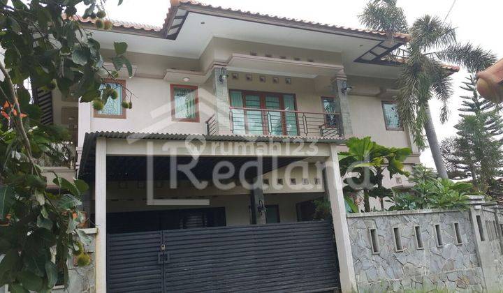 Rumah 2 Lantai, Bagus, Furnished di Perumahan Villa Aster Vn0447  1