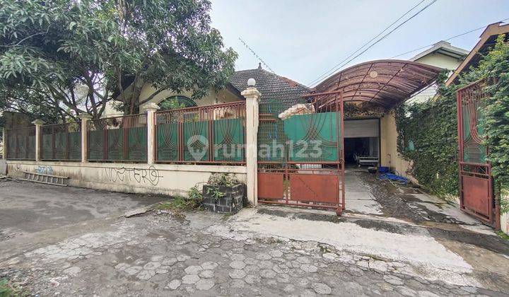 RUMAH MEWAH DAN ASRI DI JALAN KALIURANG 1