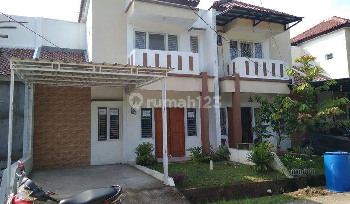 Rumah Kokoh Dua Lantai Harga  Terjangkau 1