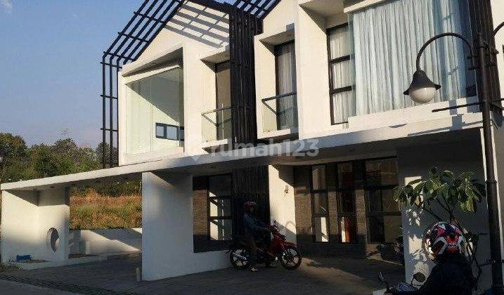 Rumah Eksklusif 2Lt di Pondok Hijau Setiabudi, One Gate System 2