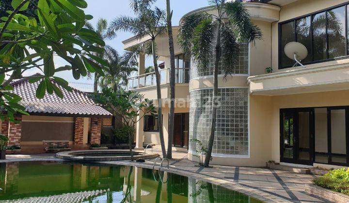 Rumah mewah dengan big pool n big garden 1