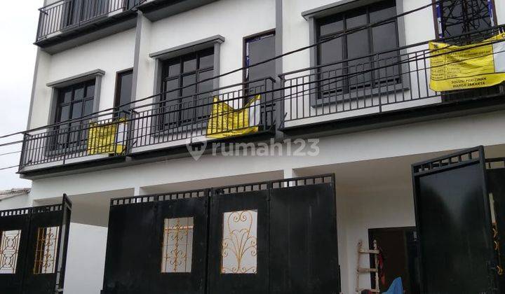 Rumah 3 Lantai Jl Nirwana Raya Cengkareng, Jakarta Barat 1