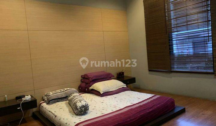 Rumah 2 Lantai Minimalis Hadap Timur Di Singgasana Pradana Bandung Rumah Semi Furnished Bagus Shm di kompleks Singgasana Pradana. Bandung, Mekar Wangi 2