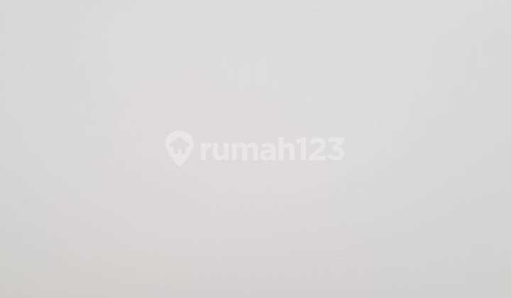 Rumah di PIK ukuran 8 x 20 Furnished 2