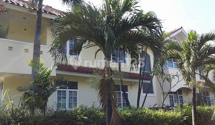 Rumah Siap Huni, Nyaman dan Minimalis Di  Jl Pinus 8/42 Cluster Meadow Green, Lippo Cikarang