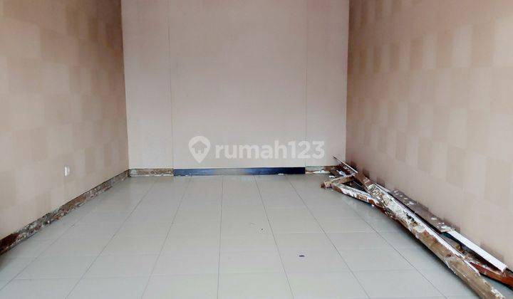 Disewakan Kantor, Tempat Usaha + Rumah Tinggal Siap Huni Lokasi Komersil Sayap Gatot Subroto 1