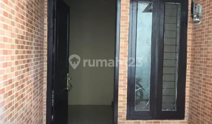 Rumah 2Lantai Cantik dan Nyaman Rumah 2Lantai Cantik dan Nyaman