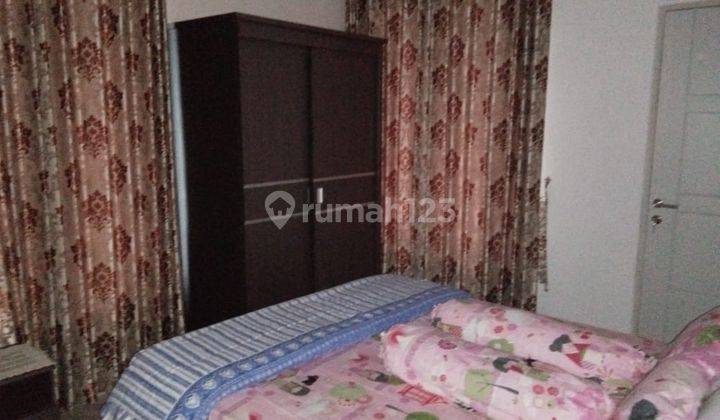 kamar tidur rumah mewah di grand sentul