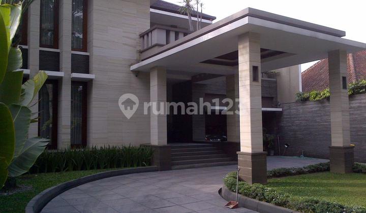 Rumah Super Lux Sayap Cipaganti, Desain Arsitek Terkenal 1