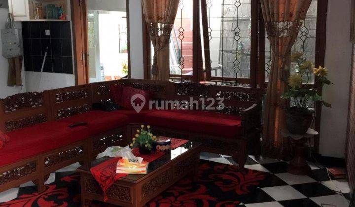 rumah cantik dua lantai persis samping entry Tahura 2