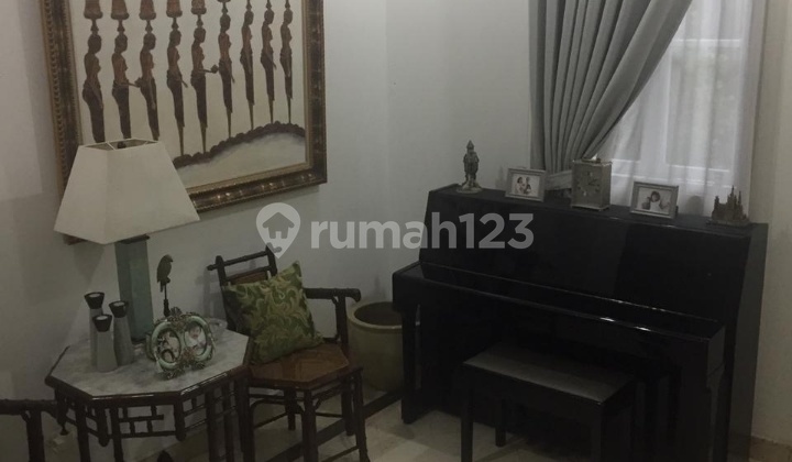 Rumah cantik dan asri serta nyaman, akses MRT hanya jalan kaki