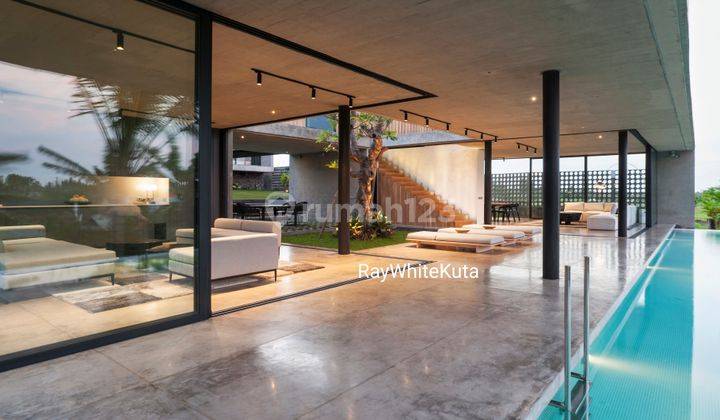 LUXURY VILLA MODERN MINIMALIST DI CANGGU 1