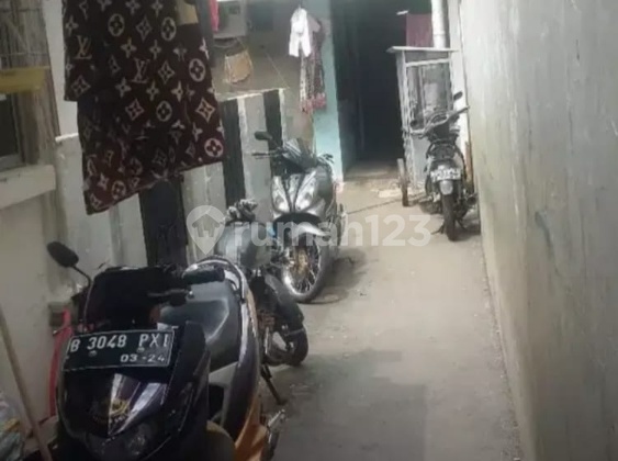 Rumah 1 lantai , dalam gang,di cempaka putih