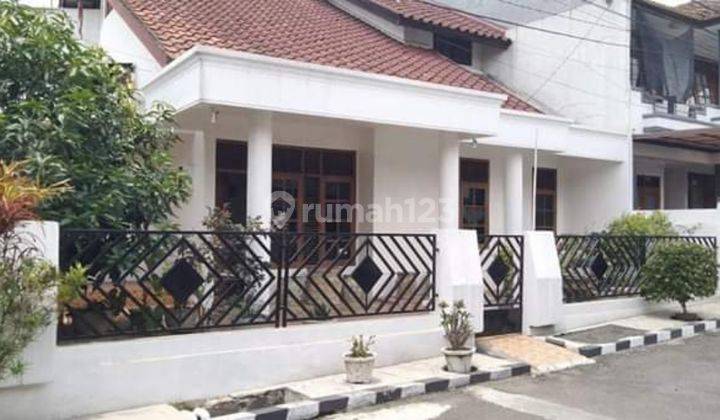 Rumah 2lantai , cantik, apik 1