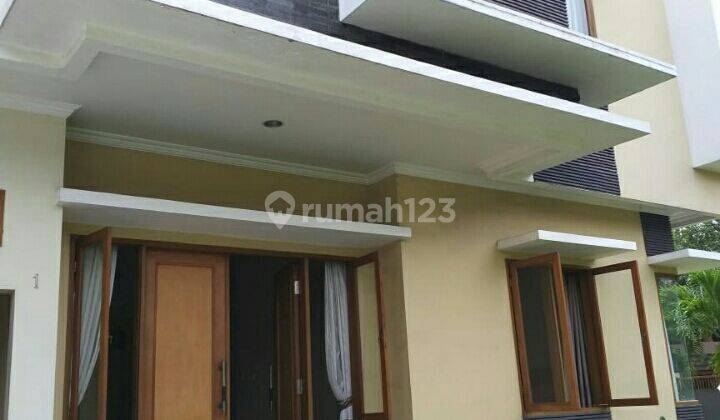 @Rumah murah, Lingkungan bersih , tenang Pulomas, Rmh 2 Lantai ada taman Jakarta timur 2