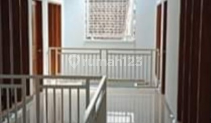 Beautiful boarding house on Bunga-Bunga street near Soehat main road. Beautiful boarding house on Bunga-Bunga street near Soehat main road.