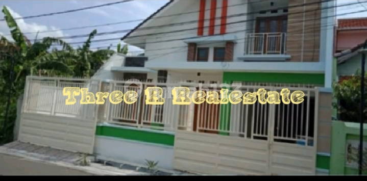 Beautiful boarding house on Bunga-Bunga street near Soehat main road. Beautiful boarding house on Bunga-Bunga street near Soehat main road.