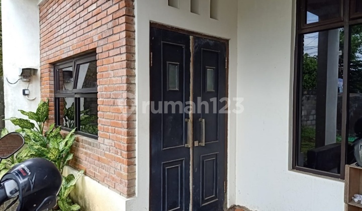 Large house, wide yard, cheap price, urgent sale, location near UB Soehat campus, great for investment. Large house, wide yard, cheap price, urgent sale, location near UB Soehat campus, great for investment.