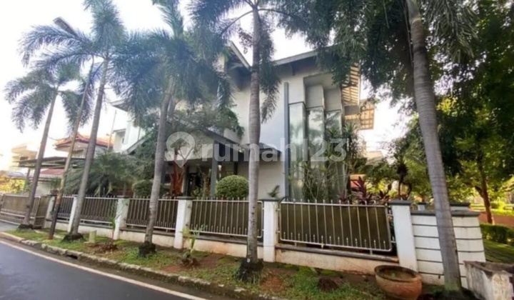 Rumah mewah 3.5lantai dengan lingkungan yang nyaman dan aman