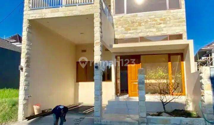 Villa bagus modern 2 lt + kolam renang harga nego dikota Batu 1