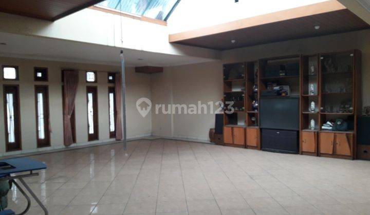 Rumah lux cantik lokasi strategis, bs untuk kantor 1