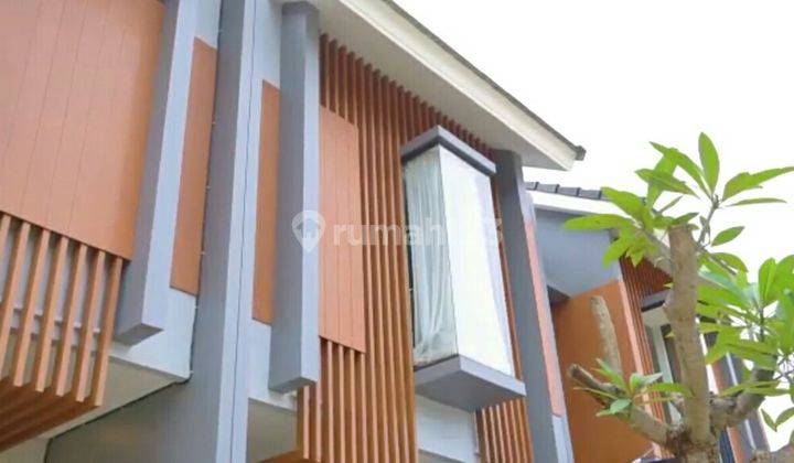 Rumah Dua Lantai Material Berkwalitas Bisa Tinggal Angkat Koper 1