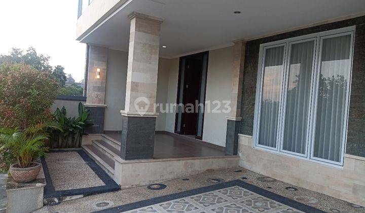 Minimalist 2-storey house with a romantic atmosphere close to Tabanan 2