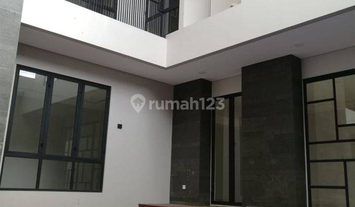  Rumah Semi Furnished Bagus Lainnya(Ppjb, Girik, Adat, Dll) di Cluster Emerald Cove, BSD City, BSD City 2