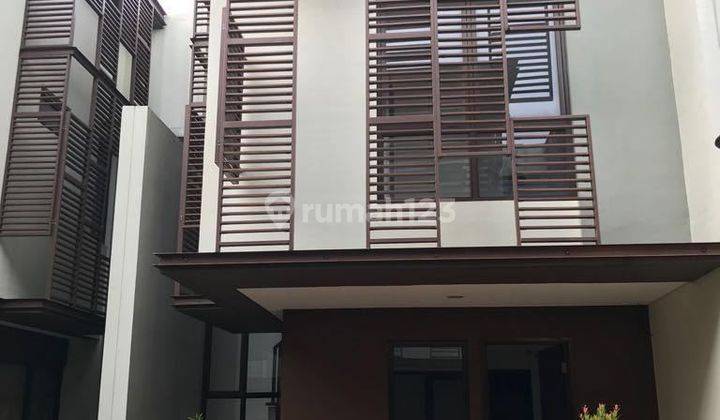 Rumah 2 Lt Bagus Dan Asri Di Cluster Whelford Greenwich Bsd City 2