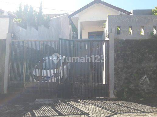 Dijual Rumah Hitungan Tanah di Jl. Jangli Dalam, Jangli 2