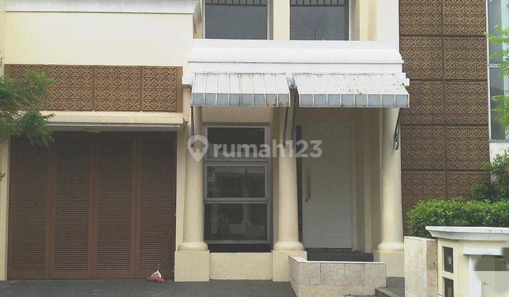 RUMAH HOEK LINGKUNGAN NYAMAN SEKALI 1