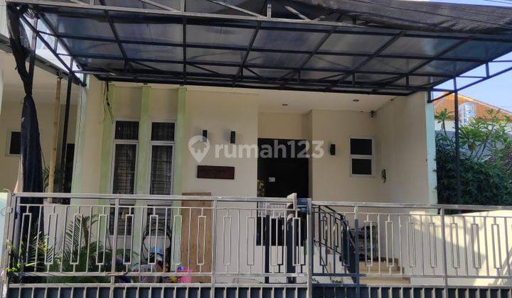 Rumah Modern 3 Lantai Lokasi Strategis View Laut 1