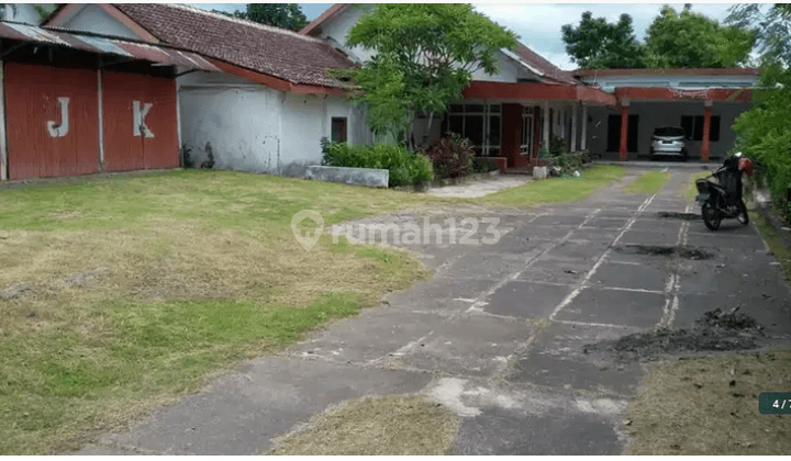 Rumah Plus Gudang Dekat Hotel Sulawesi 2