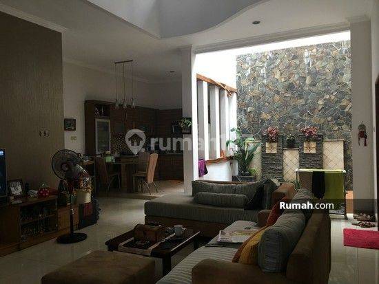 Rumah Segera 2 Lantai Siap Huni Mewah di Tebet, Jakarta Selatan 1