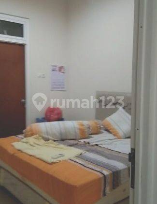 Rumah 2 Semi Furnished Lantai di Manyar kartika Surabaya LT 220 LB 350 4 KM 5KT 2 KT pembantu 1