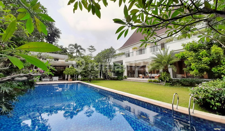 The Greatest and Luxury House with nice Garden and Pool in Elite Area Kemang