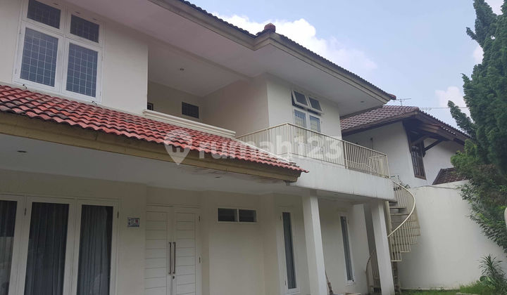 Rumah Cocok Kantor di Lebak Bulus. Dekat MRT. Lokasi Strategis