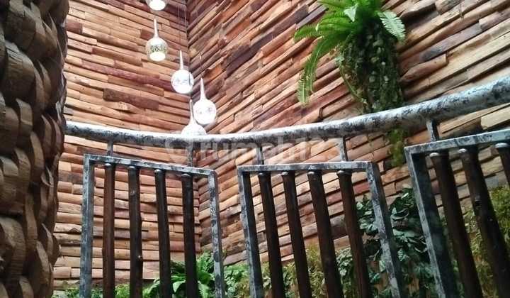 Rumah Mewah Jatinegara, Ada Kolam & Toko Sendiri! 2