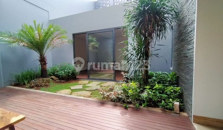 Luxury New House with Good Materials at BSD City Golf Terrace Luxury New House with Good Materials at BSD City Golf Terrace