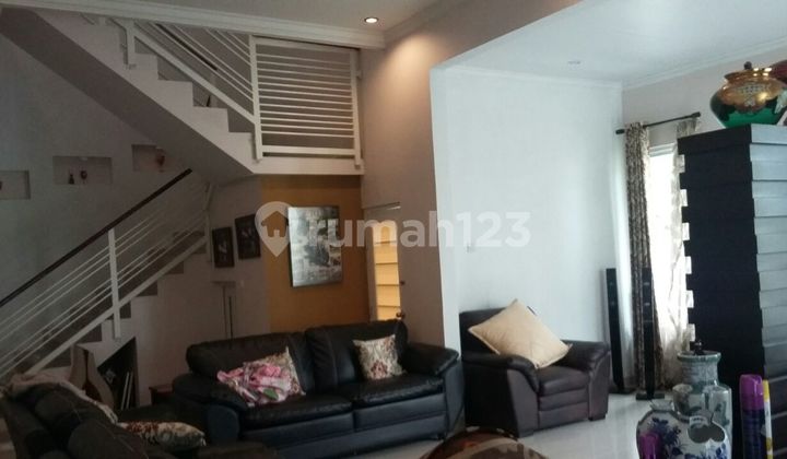 ruang keluarga rumah hook ful furnis di