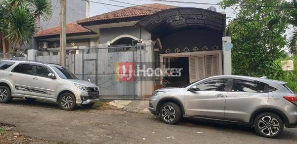 Dijual Rumah Bagus Harga Terjangkau di Cinere, Depok 2