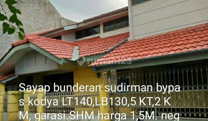 Rumah bagus dipusat kota sayap sudirman 1