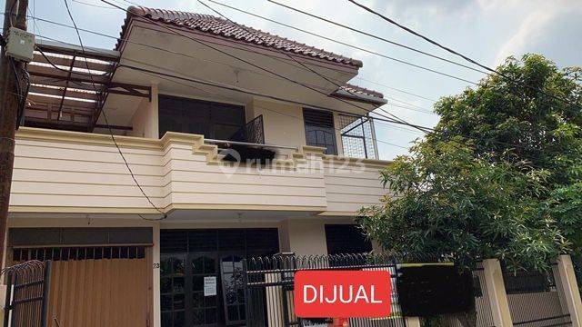 Rumah tinggal di Kavling DKI 1