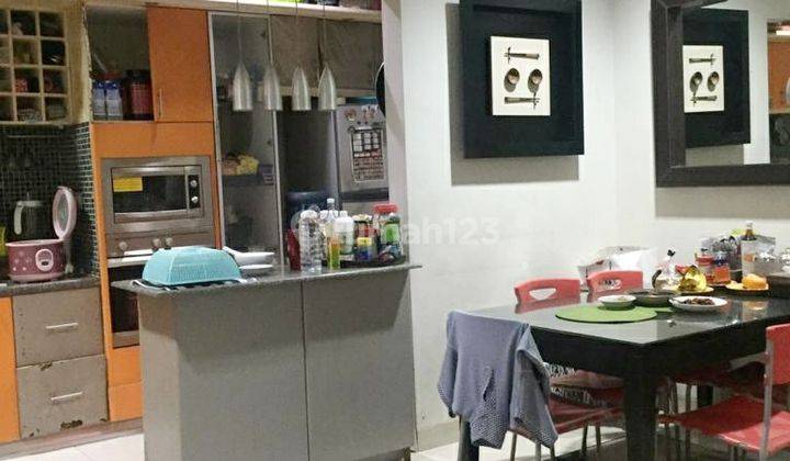 Rumah lokasi strategis di Kemang Jakarta Selatan 2