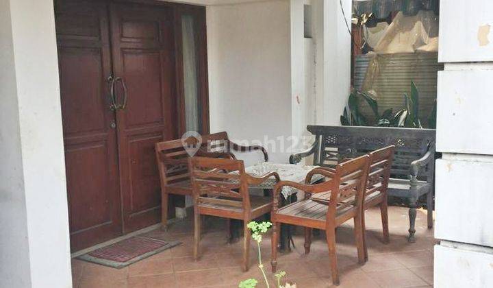 Rumah lokasi strategis di Kemang Jakarta Selatan 1