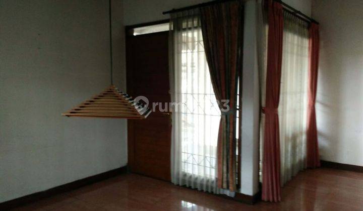 Rumah klasik terawat sayap jl.riau 2