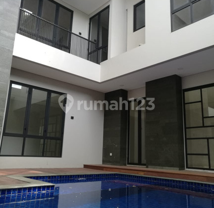 Harga Terjuun Rumah Mewah New di Cluster Gading Serpong