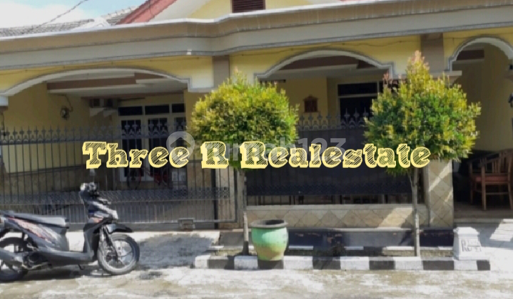 Rumah luas 153 m2 di tengah kota harga hemat Rumah luas 153 m2 di tengah kota harga hemat